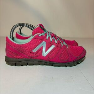 New Balance 550 V3 Pink Gray Women's Size 9 Running Shoes Sneakers Athletic